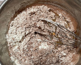 Foto langkah ke 2 dari resep Double Chocolate Cream Cheese Muffins.