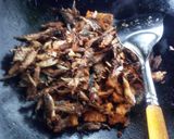 Foto langkah ke 3 dari resep Oseng tempe ikan asap kemangi.
