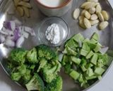 A picture of step 1 of Broccoli almond soup.