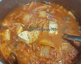 Foto langkah ke 5 dari resep Kimchi Jjigae (김치찌개).