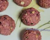 A picture of step 3 of Beetroot falafel.