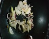 รูปขั้นตอนการทำที่ 1 ของ หมูผัดกิมจิ