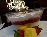 A picture of step 8 of Fruit custard trifal.