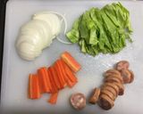 Foto del paso 1 de la receta: Tallarines fritos estilo japonés（焼きそば）