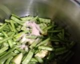 A picture of step 4 of Gawar potato sabji.