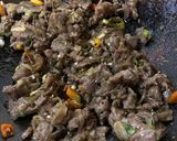 Foto langkah ke 3 dari resep Daging Sapi Tumis Serai.