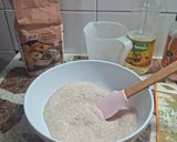 Foto del paso 2 de la receta: Pizza integral de queso y aceitunas