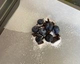 Foto del paso 2 de la receta: Trenza y tapitas de arándano con chocolate