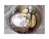 Foto langkah ke 1 dari resep Kue pisang super simple, takaran sendok, buat adonan ngga sampai 5 menit.