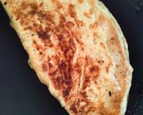Gambar langkah 7 resipi Roti Paratha Telur & Udang.