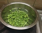 A picture of step 1 of Mutter Paneer.