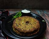 A picture of step 3 of થાલીપીઠ.(Thalipeeth Recipe in Gujarati).
