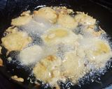 A picture of step 3 of Aloo ke pakoray.