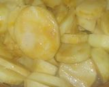 صورة لخطوة 2 من وصفة بطاطا 🥔 شطيطحة بالبيض 🥚 بنينة