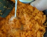 A picture of step 3 of Gajar halwa.