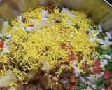 A picture of step 1 of Jalmuri kurmure mix (Bombay mix).