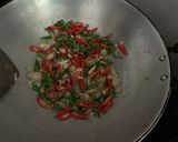 Foto langkah ke 2 dari resep Tumis ikan jambrong asin manis asam pedas (awet 1 minggu).