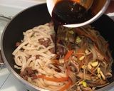 Foto langkah ke 4 dari resep YakiUdon (jamur dan udang).