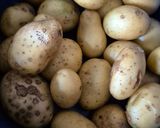 Une image de l'étape 1 de Pommes de terre grenailles rapide au micro ondes.