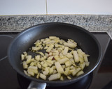 Foto del paso 1 de la receta: Pollo con crema de setas