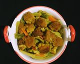 A picture of step 9 of Lentil Fritters in mix veg curry.