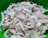 Foto langkah ke 1 dari resep Tumis Jamur Daun Jeruk.