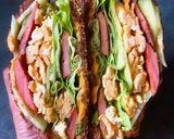 Hình bước làm 4 của món Bữa Sáng Nhanh Với Sandwich Trứng, Xúc Xích, Thịt Nguội
