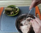 Foto langkah ke 3 dari resep Ayam Suwir Pedas Khas Bali.