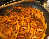 Foto del passaggio 3 della ricetta Penne lisce all’assassina versione amatriciana
