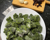 Foto del paso 1 de la receta: Espinacas al estilo andaluz
