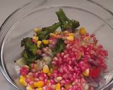 Foto langkah ke 2 dari resep Vegetable Pomegranate Salad (Salad Sayur Buah Delima).