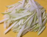 Hình bước làm 1 của món Su Hào Xào Thịt Bò