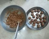 हिवाळी डींक लाडू (Dink Ladoo Recipe In Marathi) रेसिपी स्टेप 5 फोटो 