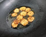 A picture of step 5 of Masala Banana Chips.
