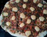 A picture of step 5 of Hawaiian Pizza.