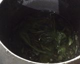 A picture of step 1 of Dal Palak.