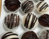 A picture of step 7 of Cream cheese balls.