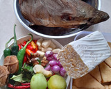 Foto langkah ke 1 dari resep Mangut Kepala Ikan Manyung Asap Khas Juwana Pati.