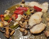Foto del paso 3 de la receta: Fideos (fideuà) con cazón y rape