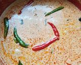 Gambar langkah 4 resipi Spaghetti Tomyam.