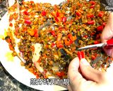 【剁椒蒸大魚頭】這道經典辣椒菜式食譜 喜歡吃辣的朋友 怎能錯過這個食譜呢!的食譜步驟5照片