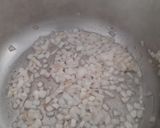 A picture of step 1 of Soup with beef bones and soup mix.
