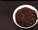 A picture of step 1 of Oreo Chocolate Trifle.