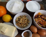 Foto del paso 1 de la receta: Pastel bizcochado exquisito con frutas escarchadas y nueces para mamá