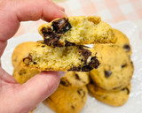 Foto del paso 4 de la receta: Crumbl cookies de chocolate y nuez 💣