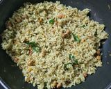 A picture of step 5 of Tamarind leaves rice.