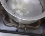 A picture of step 1 of Chicken jalfrezi.