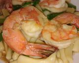 รูปขั้นตอนการทำที่ 5 ของ กุ้งผัดน้ำมันหอย (Stir Fry Shrimp with Oyster Sauce)