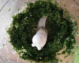 Lazacpisztráng spenótos pestoval, kakukkfüves burgonyával recept fázis 4 fotója