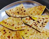 A picture of step 4 of Leftover dal paratha.